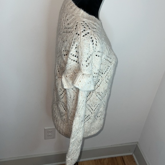 Old Navy Pointelle ruffle trim knit cozy sweater in natural color crew neck sz M - Picture 7 of 13